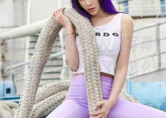 AISS爱丝(钻石版) – 校服写真，不小心被亚美依的眼神电到，怎么办？