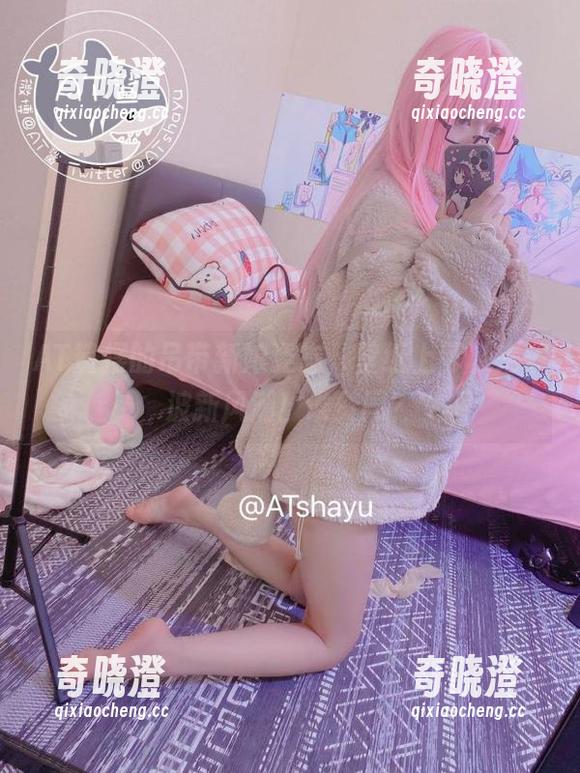 AT鲨摆的吊带新娘姿态，壁纸上可以来一波新风潮！谁赞同？