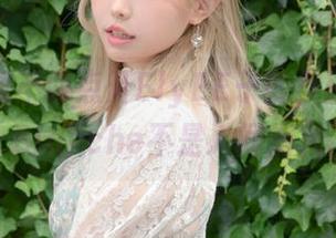 就问你敢不敢点开ElyEE子的美图套图，Blanche不是人间烟火