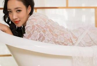 GIRLT果团网 – 办公室写真新标准，小九九带给你的这个福利，你的同事会怎么想呢？