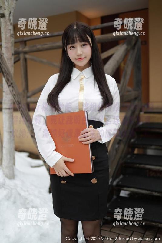 MFStar模范学院-任莹樱Jenny MFStar模范学院 - 这组任莹樱Jenny的清纯写真,竟让我明白为什么连猫咪都喜欢她:‘清纯好像是猫生的健康饮食’!
