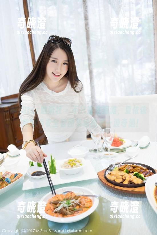 MiStar魅妍社 - 不只是在海滩，夏依依和她的毛衣全套图集给我来一波奇遇！