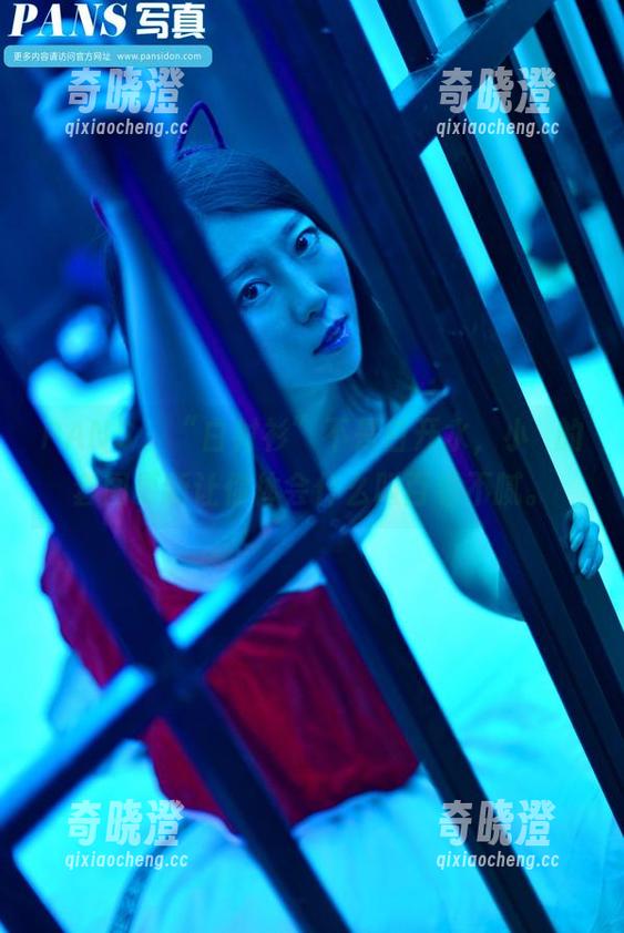PANS - “白衬衫”不是白开水，小玥的套图更新让你体会什么叫百看不腻。