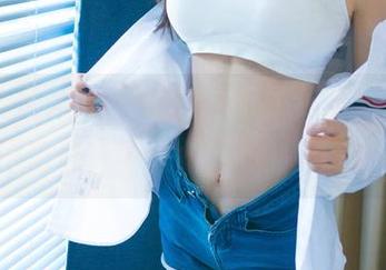 UGirls尤果网 – 霓梓心的死库水，免费获得密码，下载进你的手机吧！