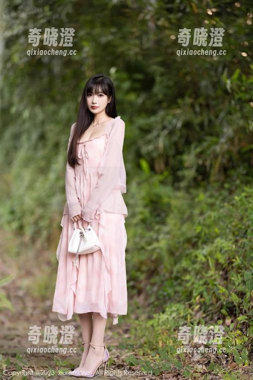 Xiuren秀人网-Elise谭晓彤 Xiuren秀人网 - Elise谭晓彤的私房职业装:是不是该给我个工作机会?