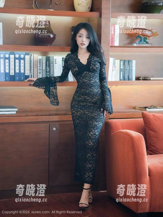 Xiuren秀人网-MOON嘉依 Xiuren秀人网 - 这职业装图包里,MOON嘉依教你撇开保守风,别呆板了哦