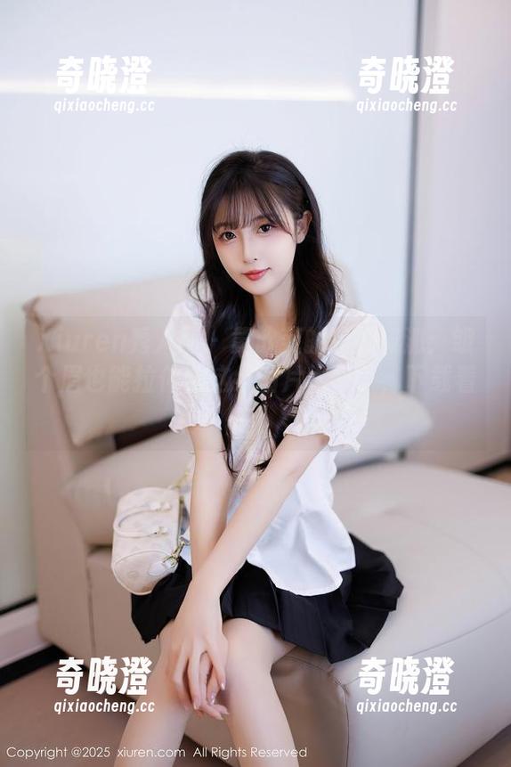 Xiuren秀人网-黄歆苑 Xiuren秀人网 - 黄歆苑的瑜伽流派:皱个眉也能拉伸,这组图片太惨了,下载着玩!