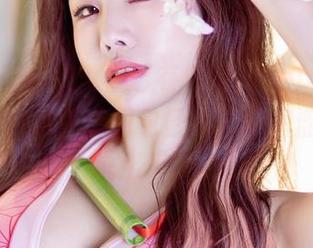 爱马仕都不敢说自己有气场，Yebin(전예빈)的洛杉矶美图图包显然把我晦涩的想法说出来了。
