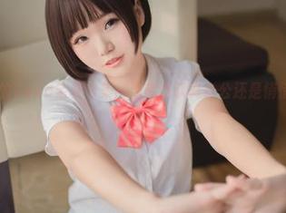 办公室里的Yoko宅夏合集：到底是认真办公还是悄悄摆pose？