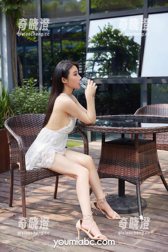 YouMi尤蜜荟 - 黄乐然制服：写真照得好，课堂纪律也要松弛一下？