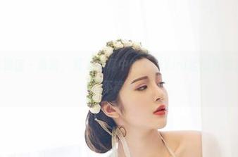 YouWu尤物馆 – 哈哈,双人写真中的FoxYini孟狐狸和友谊的甜蜜不简单