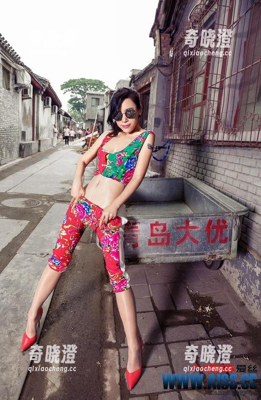 aiss-索菲 aiss - 索菲的兔女郎全套图集,你信不信我看进去就不想出来?