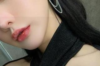 微密圈 – 不爱笑的赛琳的新秘书写真，让我意识到，职场也能这么有范儿！