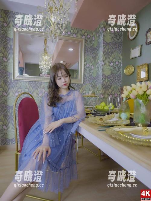 丽柜 - 谁需要现实女友？下载悠悠女友图包，宅家也能快乐！