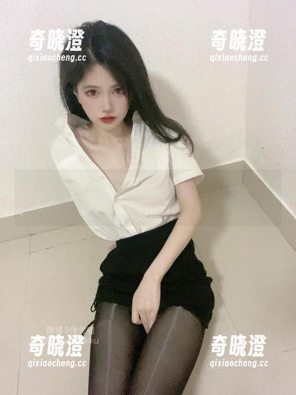倦倦喵带来的这组吉他妹妹合集，为啥让我觉得她在跟我暗示什么