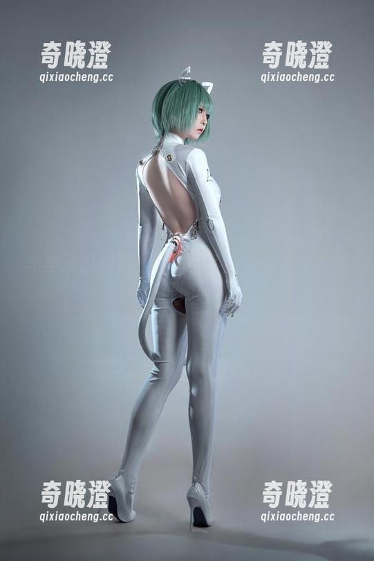 半半子的柴郡：哪里错了还有高清写真可以证明吗？