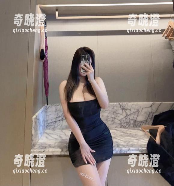 可馨juicy 微密圈 - 看了可馨juicy的礼服套图,觉得她就是这身衣服的倾诉者,太мосхотически。