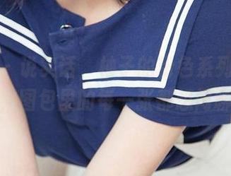 尤果网 – 说实话,柚子的粉色系列让我琢磨不透,图包里的每一张都想闲聊一会儿
