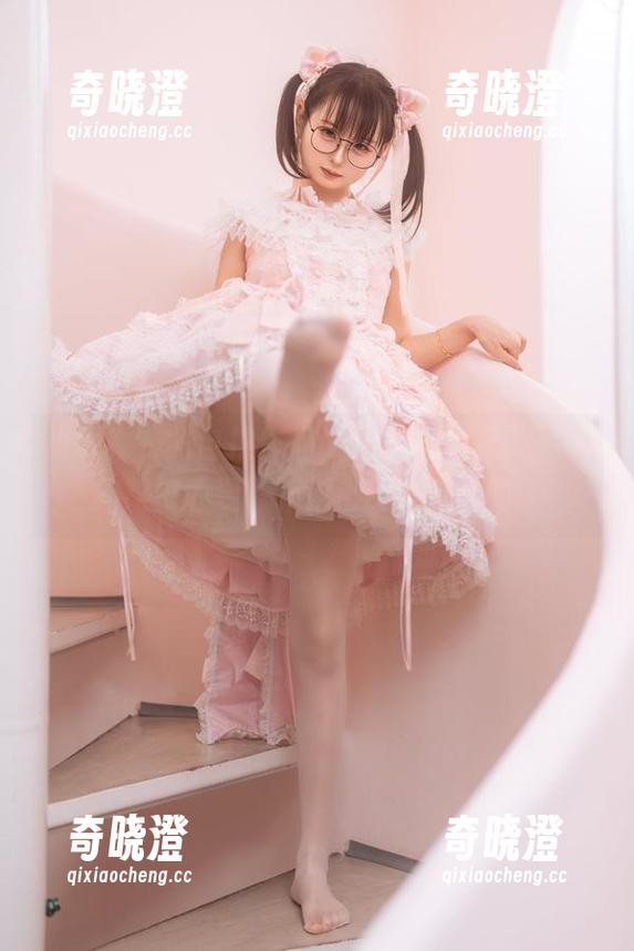 幼水铃衣 幼水铃衣的自拍作品,分享给大家,勇敢拍照很重要,不过...还是挺难的。