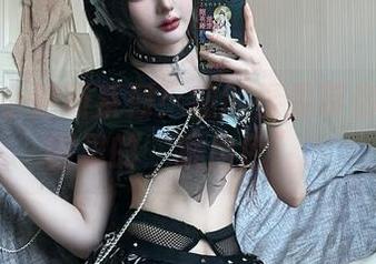 黑帮大小姐新系列！您的蛋蛋带你看看套图里的“狠角色”。
