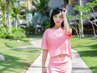 推女郎 – Yu佳妮的美足：每一张作品都似乎在挑逗我的想象力，我大概是要把脑袋拧成麻花。