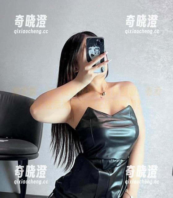 桃沢樱呀 微密圈 - 桃沢樱呀的温柔写真图册:有没有人注意她那微微上扬的嘴角?