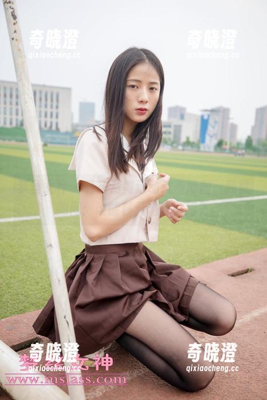 梦丝女神 - 看花月舞运动这高清图，我就想问：谁能移开她的壁纸？