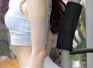 模范学院 – 甜筒晓彤美足写真集,高清到我快要咬手指,腿部线条真复杂啊!