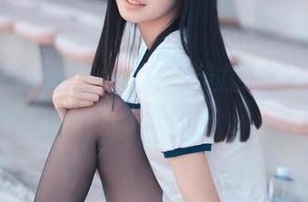 沧霁桔梗的裸足合集：走过的每一寸都让人深思