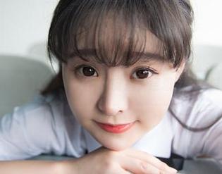 波萝社 – 柳侑绮合集：连体衣穿搭，意想不到的时尚感啊！