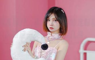 点开这张图片，洛桑w伊梓的定制制服让人眼前一亮，想多看几遍。