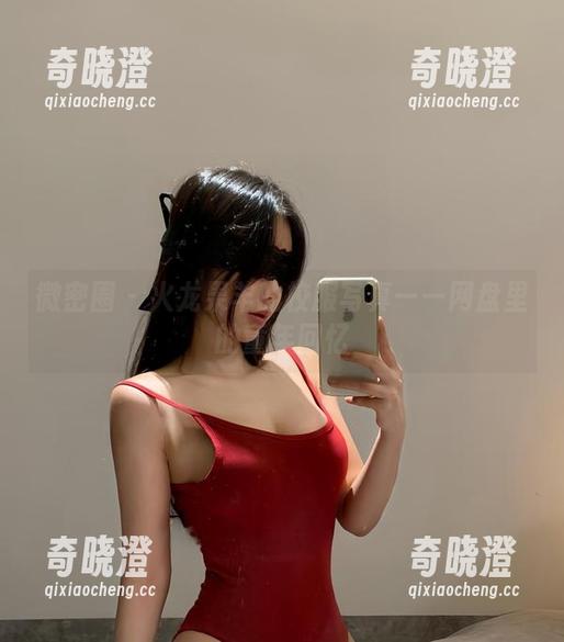 火龙果羊 微密圈 - 火龙果羊的校服写真——网盘里的童年回忆