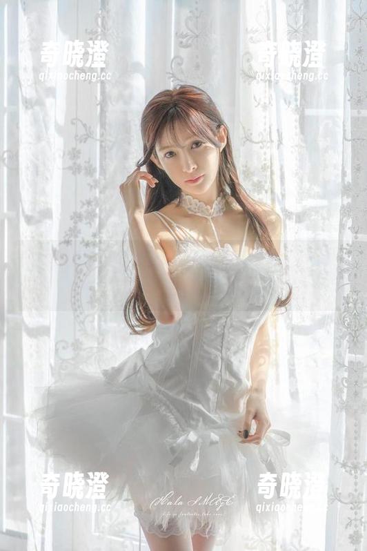 清新脱俗还是反射光？王羽杉的无圣光比基尼写真，选我选我！