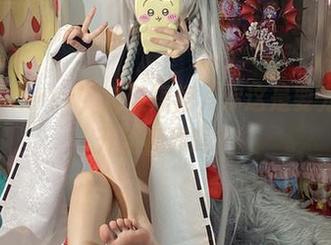 白栎Shirly，致敬短裙，你这是要为我打开新视界吗？