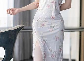 秀人网 – Erikaki的裸足写真，定制中的定制，哈哈，别把鞋子放进桶里了！