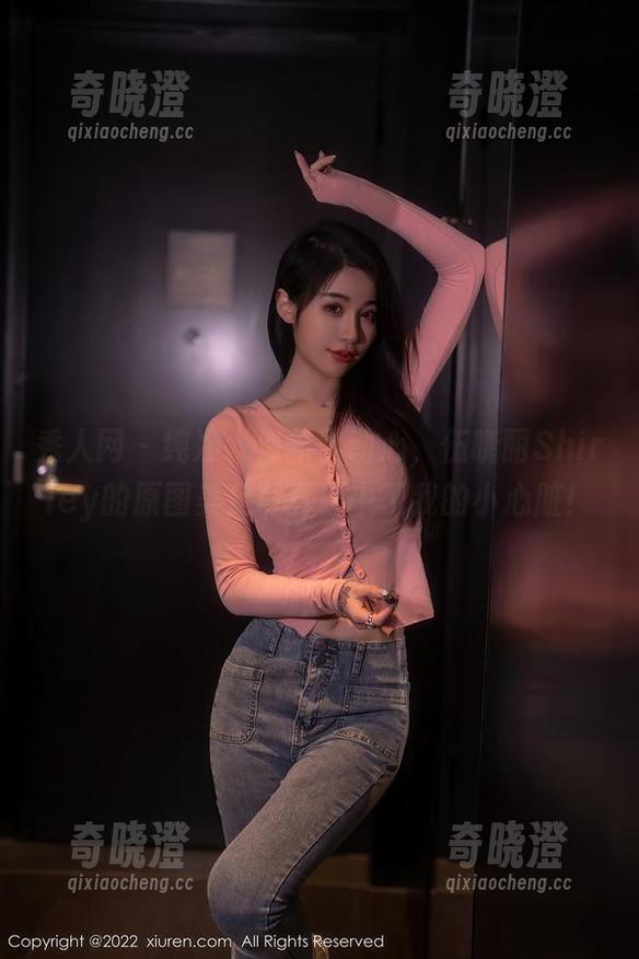秀人网-伍晓丽Shirley 秀人网 - 纯净、清新、动心,伍晓丽Shirley的原图美足写真砸中了我的小心脏!