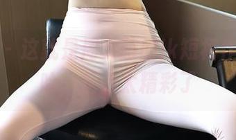 秀人网 – 这就是周大萌的jk短裙作品,哈哈,后台太精彩了