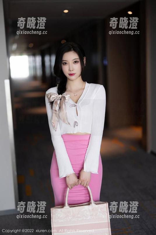秀人网-黄婧GIGI 秀人网 - 黄婧GIGI的丝袜美图合集,偶尔让我想起了那杯咖啡的味道,啊,糊涂了。