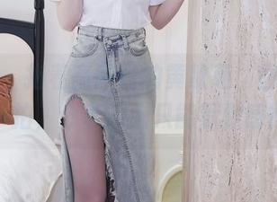秀人网 – 拖着高跟鞋的黄歆苑,图库中随手一拍,分享的人只能默默感慨了