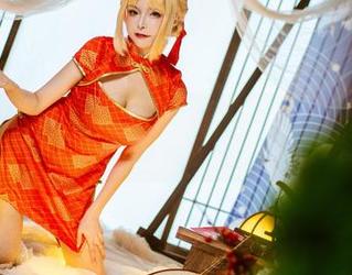 秋和柯基与她的兽耳娘豹女组合，让人欲罢不能的新写真集更新！