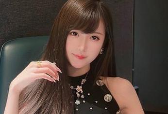 腐团儿Ikaros的尼禄真被她玩出新高度，图包里的美图让人想喊“我又被萌到了！”