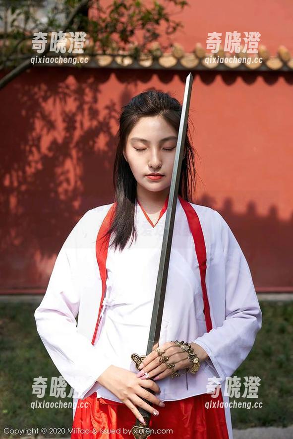 蜜桃社-真希 蜜桃社 - 真希办公照,浓浓的高清影视感,谁能不爱这原图?