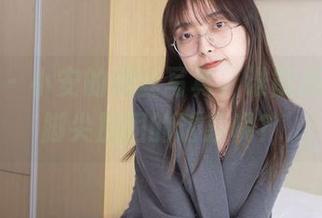 袜啵啵 – 小安的黑丝写真，谁能拒绝这样脚尖加固的诱惑呢？