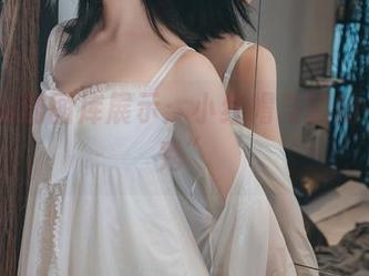逐月Su的图库展示：小红帽与狼的“情侣秀”