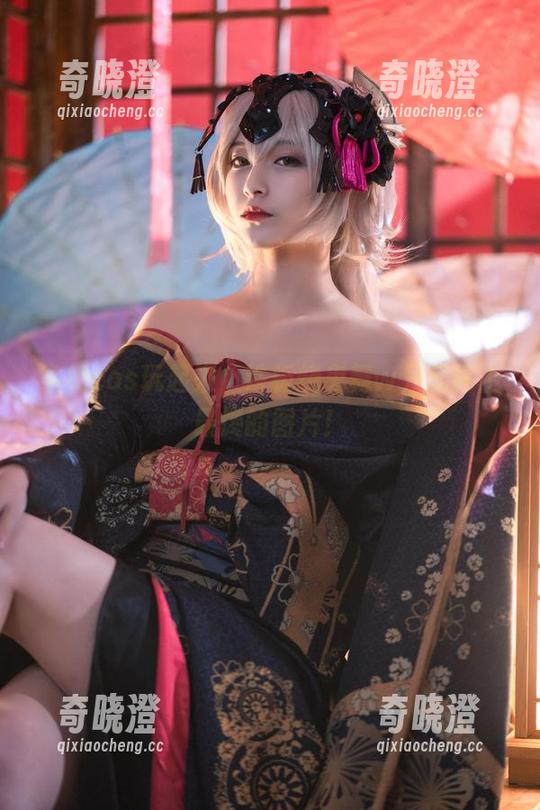 学姐cos玩起来，铁板烧鬼舞w只配得上最馋的图片！