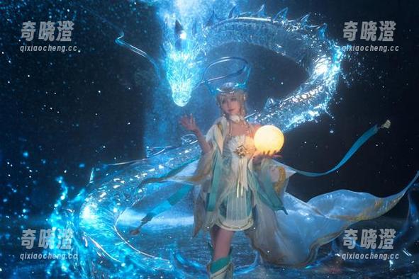露儿大魔王 套图中的露儿大魔王,真不卡壳,把“菲欧娜”的味道演绎得妥妥的。