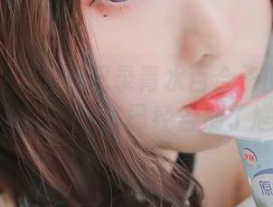 拿着摄影机强行记录青水百合子的内衣自拍，这高清写真已经告别了尴尬。