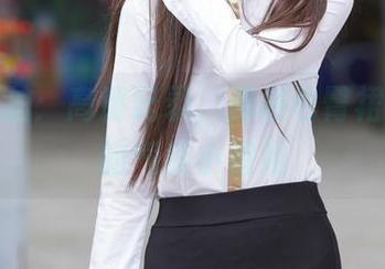 魔镜街拍：高清记录，那条包臀裙真有毒的气质小姐姐